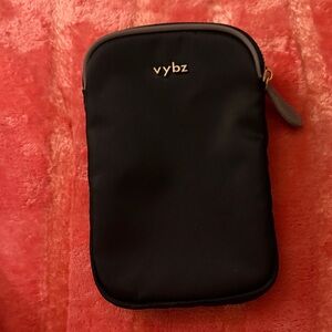“vybz” POCKET PAL NWOT MAGNETIC Black Pouch with Gold Logo RFID BLOCKING